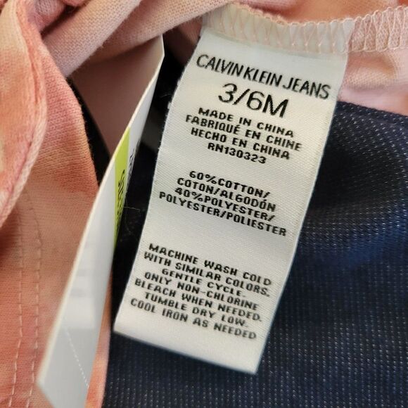 Calvin Klein Jeans Girls Newborn 2 Piece Set (Size 3/6M) - Picture 9 of 10